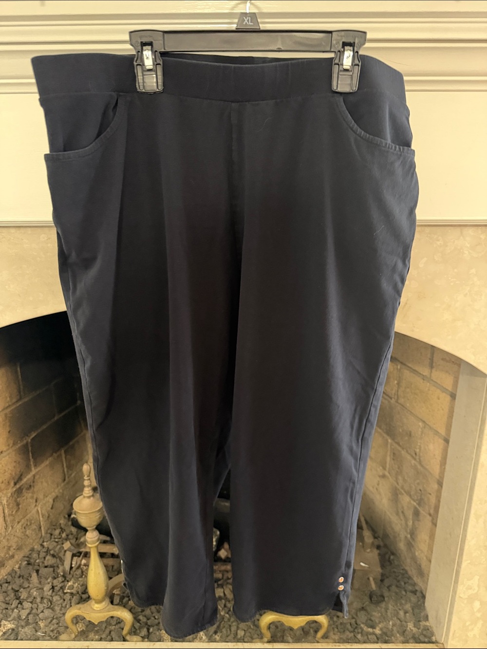 Chico's Black Pull-On Jogger Pants with Pockets size large